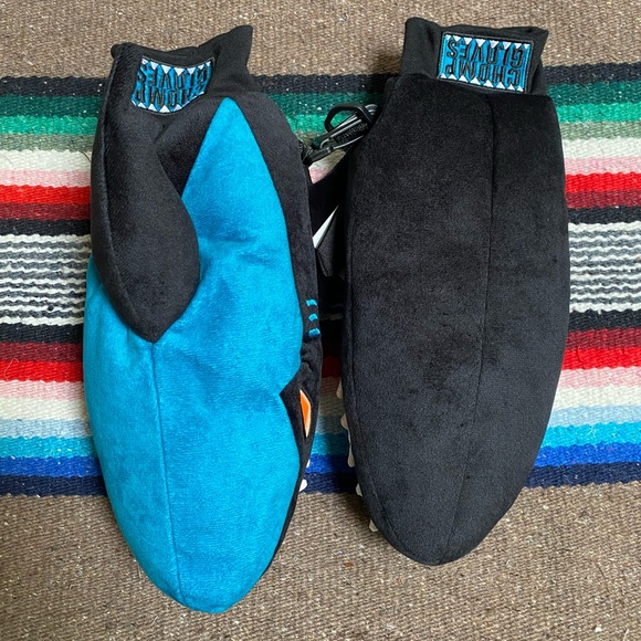 Rare new with tags, San Jose Sharks, chomp gloves, light up and sound effects - Picture 13 of 15
